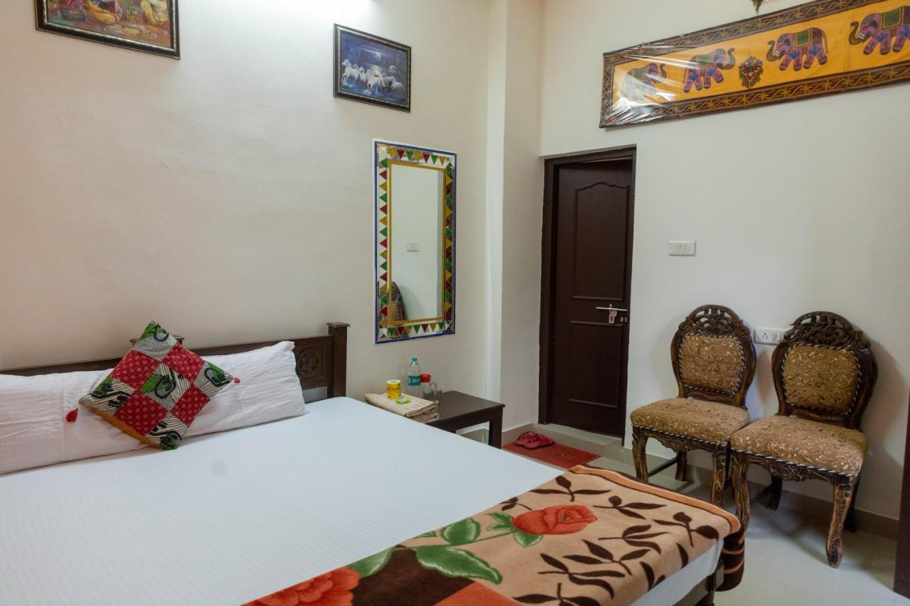 Hotel Tulsi Palace พุชการ์ ภายนอก รูปภาพ