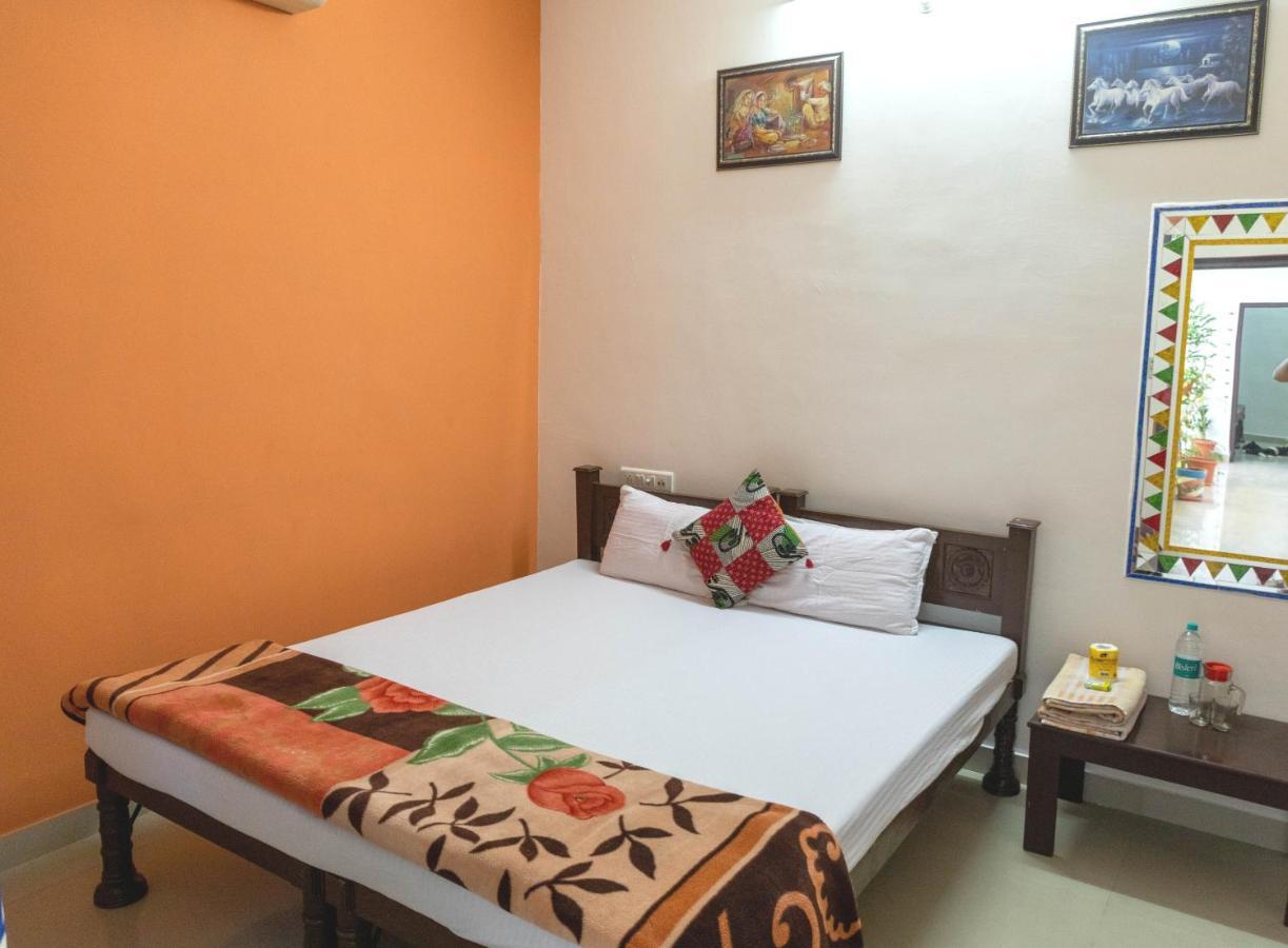 Hotel Tulsi Palace พุชการ์ ภายนอก รูปภาพ