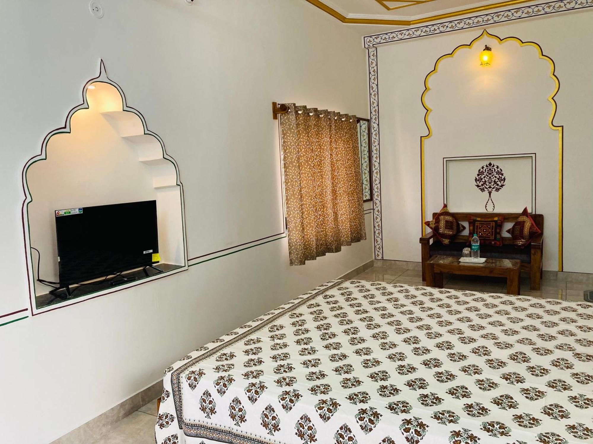 Hotel Tulsi Palace พุชการ์ ภายนอก รูปภาพ